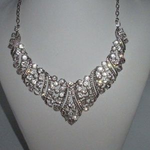 Vintage Styled Crystal Necklace